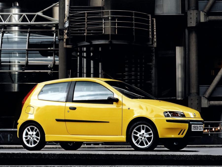  Fiat Punto HGT Abarth 2001 года  (UK) (фото 2 из 6)